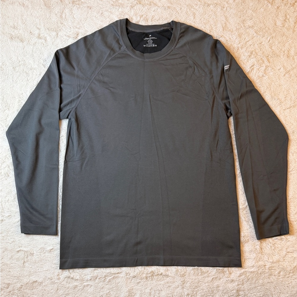 Fabletics Men Training Day Seamless Long Sleeve Tee Grey L